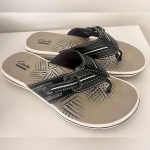 Clarks Cloudsteppers Black and Leather Casual Thong Sandals